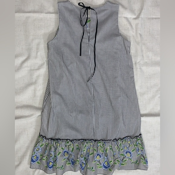 Emma & Michelle Striped Dress with Tie back and floral detailing (M) - Picture 2 of 6